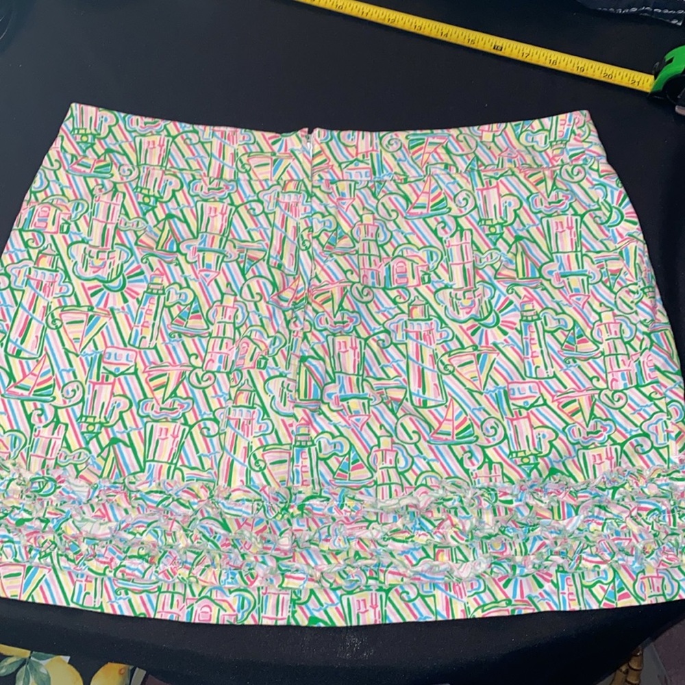 GUC Lilly Pulitzer size 12 skort in a festive pattern - Picture 4 of 8